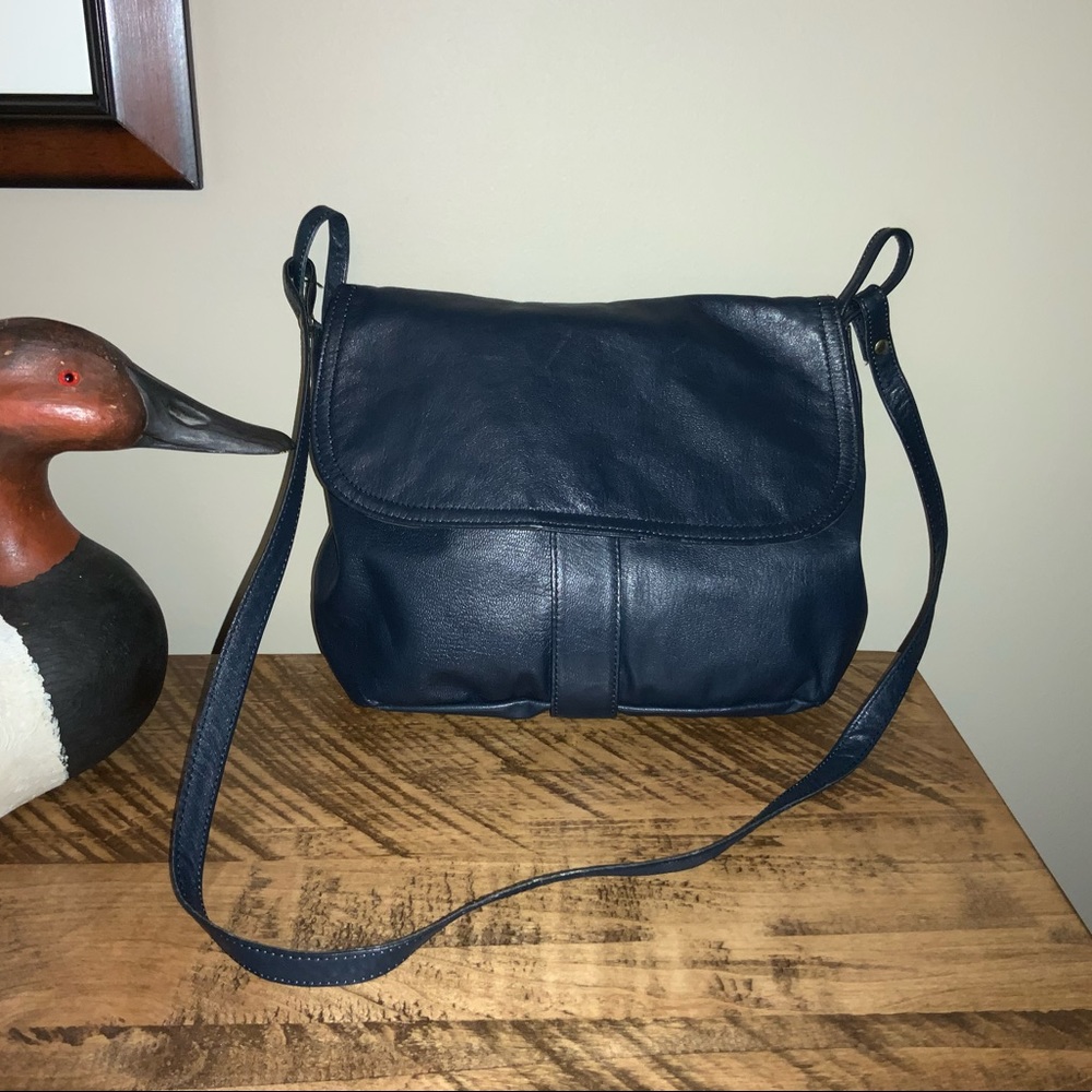 Leather Bugatti crossbody bag in Navy